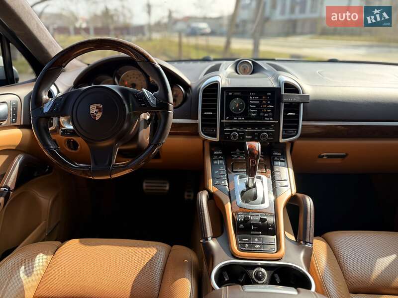Позашляховик / Кросовер Porsche Cayenne 2013 в Львові