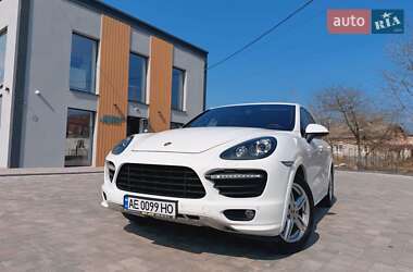 Позашляховик / Кросовер Porsche Cayenne 2013 в 