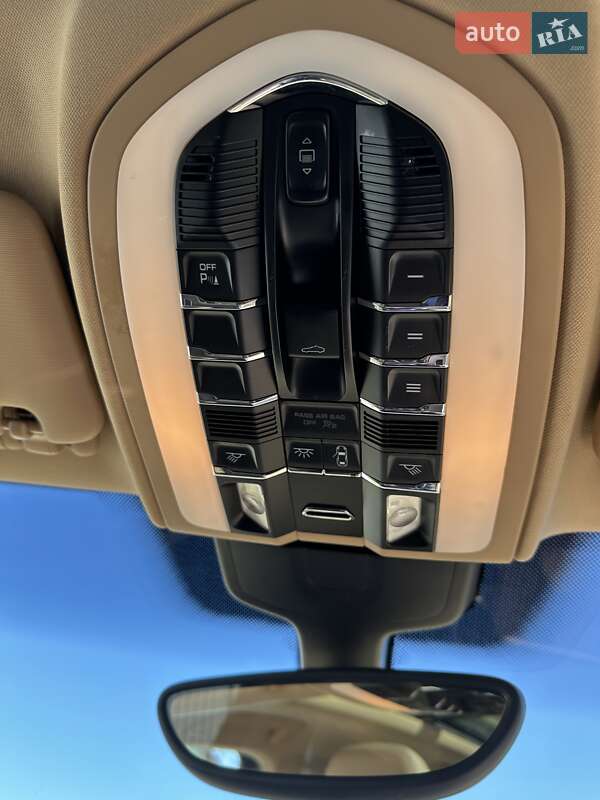 Позашляховик / Кросовер Porsche Cayenne 2014 в Луцьку