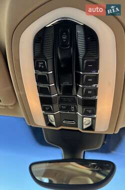 Внедорожник / Кроссовер Porsche Cayenne 2014 в 