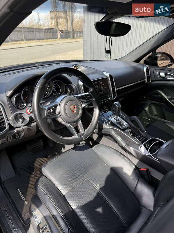 Внедорожник / Кроссовер Porsche Cayenne 2016 в Киеве фото 10 Внедорожник / Кроссовер Porsche Cayenne 2016 в Киеве