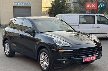 Внедорожник / Кроссовер Porsche Cayenne 2016 в 