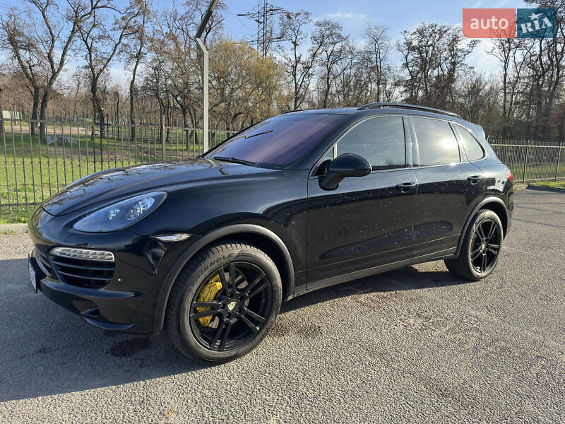 Внедорожник / Кроссовер Porsche Cayenne 2013 в 