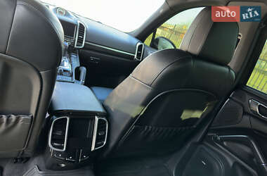 Внедорожник / Кроссовер Porsche Cayenne 2013 в 