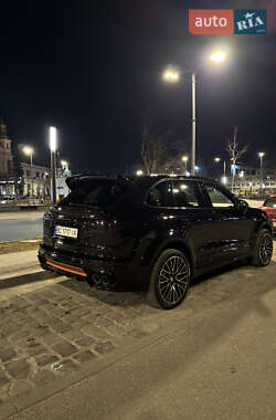 Внедорожник / Кроссовер Porsche Cayenne 2016 в 