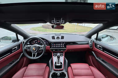 Внедорожник / Кроссовер Porsche Cayenne 2022 в 