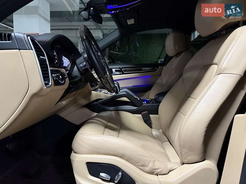 Внедорожник / Кроссовер Porsche Cayenne 2018 в Киеве