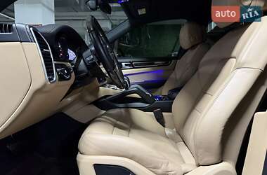 Позашляховик / Кросовер Porsche Cayenne 2018 в 