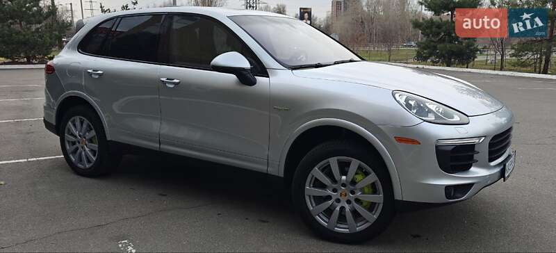 Позашляховик / Кросовер Porsche Cayenne 2016 в Києві