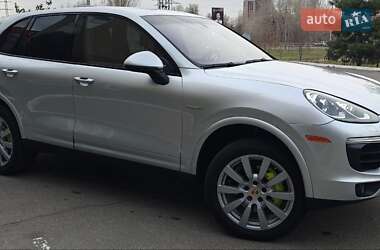 Позашляховик / Кросовер Porsche Cayenne 2016 в 