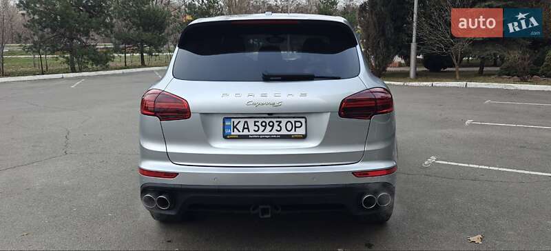 Позашляховик / Кросовер Porsche Cayenne 2016 в Києві