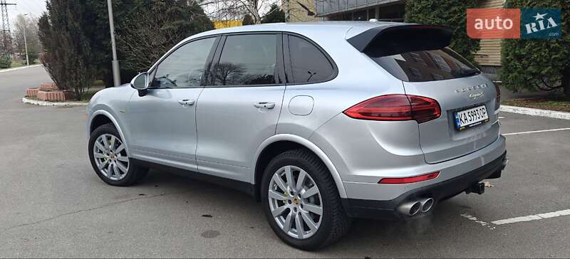 Позашляховик / Кросовер Porsche Cayenne 2016 в Києві