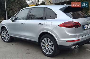 Позашляховик / Кросовер Porsche Cayenne 2016 в 