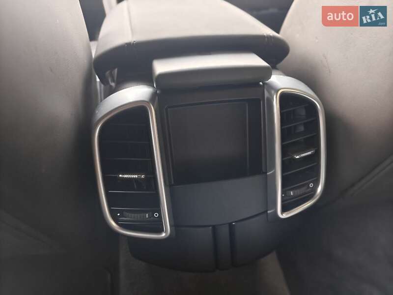 Позашляховик / Кросовер Porsche Cayenne 2016 в Києві