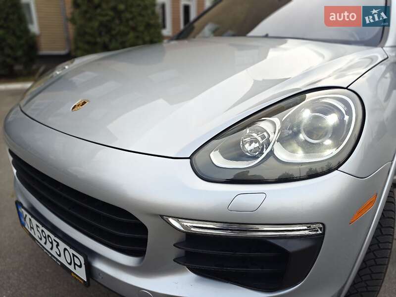 Позашляховик / Кросовер Porsche Cayenne 2016 в Києві