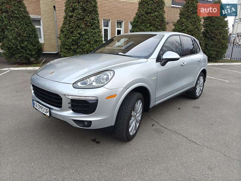Позашляховик / Кросовер Porsche Cayenne 2016 в 