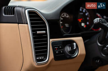 Внедорожник / Кроссовер Porsche Cayenne 2019 в 