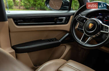 Внедорожник / Кроссовер Porsche Cayenne 2019 в 