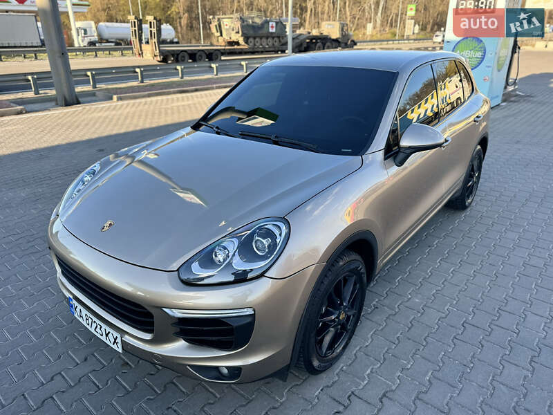Внедорожник / Кроссовер Porsche Cayenne 2015 в Киеве