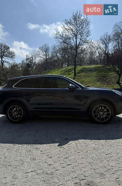 Позашляховик / Кросовер Porsche Cayenne 2019 в 
