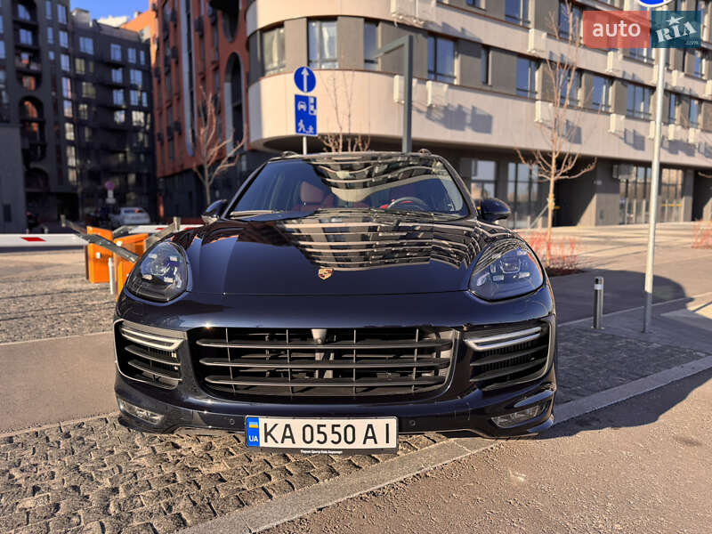 Внедорожник / Кроссовер Porsche Cayenne 2016 в Киеве