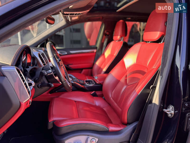 Внедорожник / Кроссовер Porsche Cayenne 2016 в Киеве