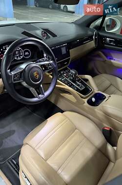Внедорожник / Кроссовер Porsche Cayenne 2020 в 
