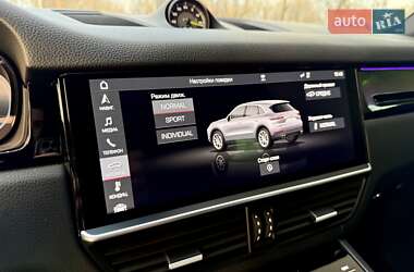 Внедорожник / Кроссовер Porsche Cayenne 2018 в 