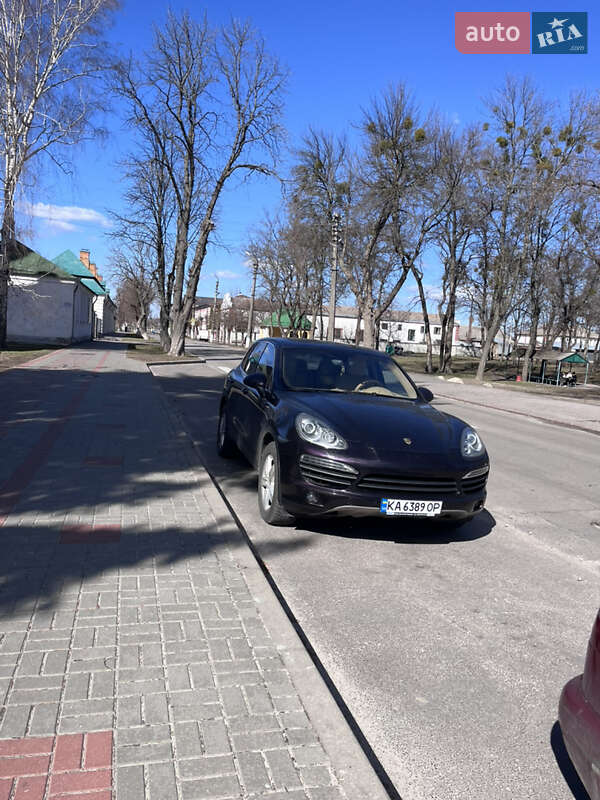 Внедорожник / Кроссовер Porsche Cayenne 2011 в 