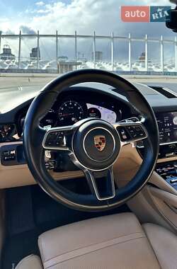 Внедорожник / Кроссовер Porsche Cayenne 2018 в 