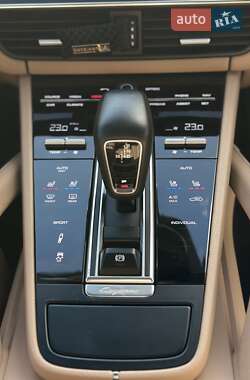 Внедорожник / Кроссовер Porsche Cayenne 2018 в 