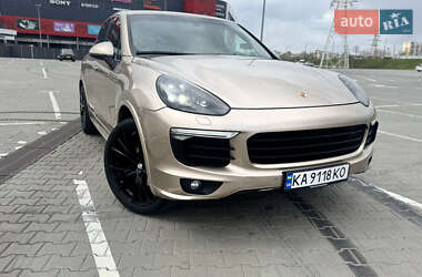 Внедорожник / Кроссовер Porsche Cayenne 2015 в Киеве