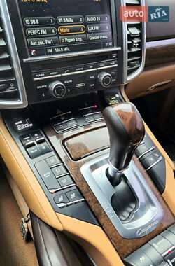 Позашляховик / Кросовер Porsche Cayenne 2013 в 