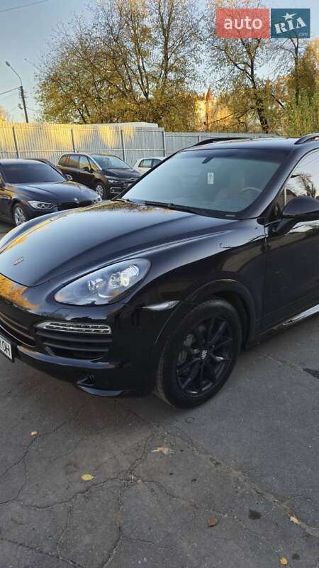 Позашляховик / Кросовер Porsche Cayenne 2013 в 