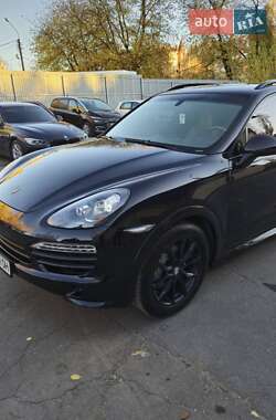 Позашляховик / Кросовер Porsche Cayenne 2013 в 