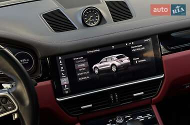 Внедорожник / Кроссовер Porsche Cayenne 2019 в 