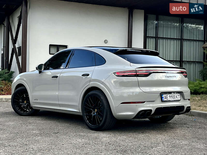 Внедорожник / Кроссовер Porsche Cayenne 2022 в 