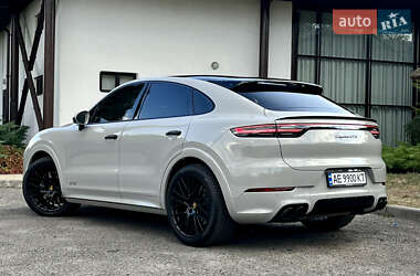Внедорожник / Кроссовер Porsche Cayenne 2022 в 