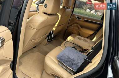 Внедорожник / Кроссовер Porsche Cayenne 2012 в 