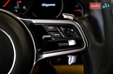 Внедорожник / Кроссовер Porsche Cayenne 2015 в 