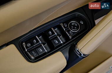 Внедорожник / Кроссовер Porsche Cayenne 2015 в 