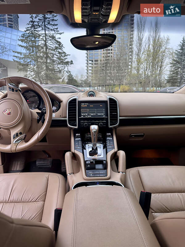 Позашляховик / Кросовер Porsche Cayenne 2014 в Києві
