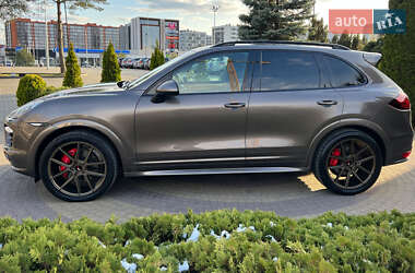 Внедорожник / Кроссовер Porsche Cayenne 2012 в 