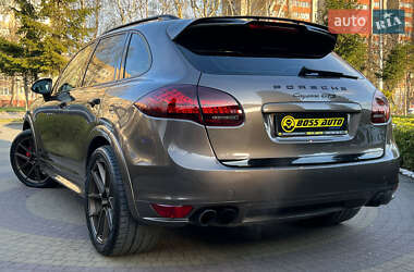 Внедорожник / Кроссовер Porsche Cayenne 2012 в 
