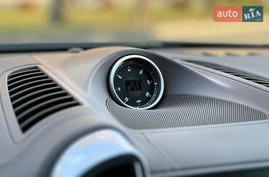 Внедорожник / Кроссовер Porsche Cayenne 2012 в 