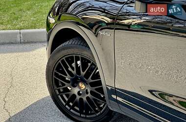 Позашляховик / Кросовер Porsche Cayenne 2014 в 