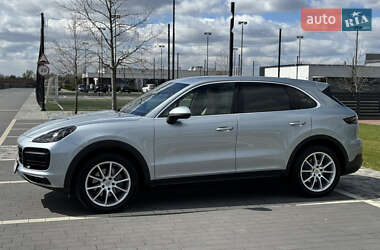 Внедорожник / Кроссовер Porsche Cayenne 2020 в 