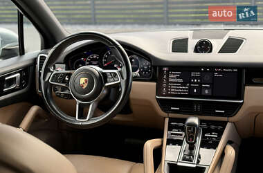 Внедорожник / Кроссовер Porsche Cayenne 2020 в 