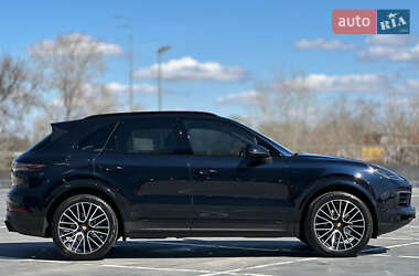 Внедорожник / Кроссовер Porsche Cayenne 2019 в 