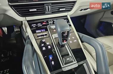 Внедорожник / Кроссовер Porsche Cayenne 2022 в 